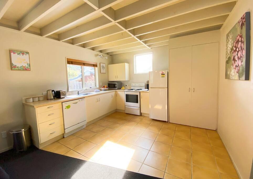 Hideaway Rima - In The Cbd Apartment Куийнстаун Екстериор снимка